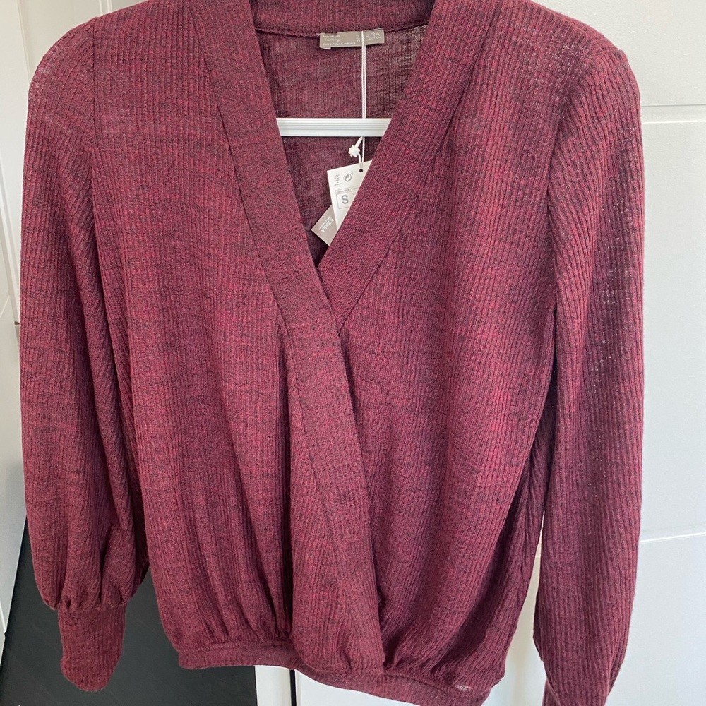 Zara V neck burgundy long sleeve top size small brand new